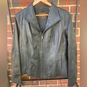 Women’s Cole Haan lambskin Leather motorcycle jacket, zip up, size 16. Fitted